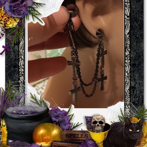 Ear Cuff Crosses 1 cuff only - Picture 4 of 8